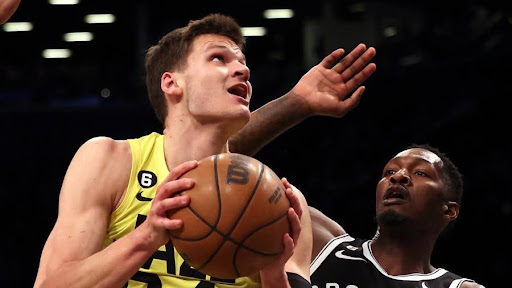 Walker Kessler leaves game for concussion evaluation during Utah Jazz match